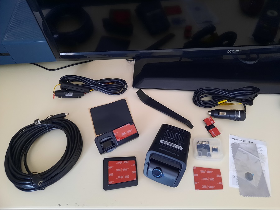 Thinkware U3000 box unpacked