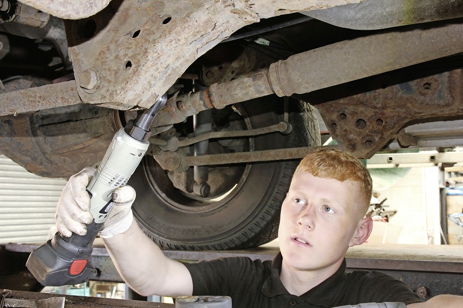 The Sealey Premier Ratchet in use.