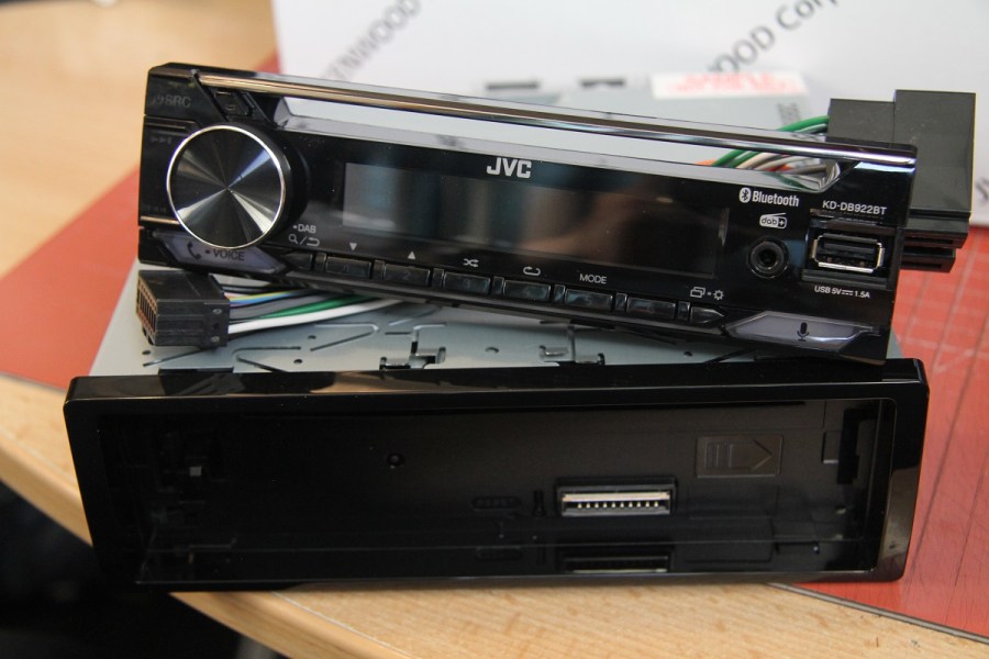 JVC KD-DB922BT