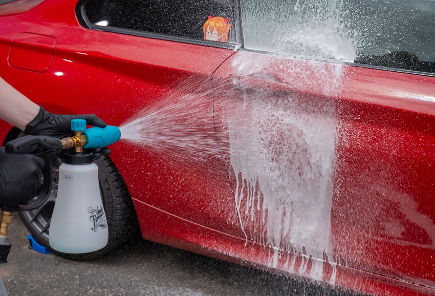 Auto Finesse Snow Foam Lance in action