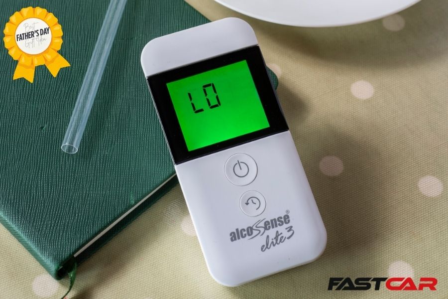 close up shot of Elite 3 breathalyser